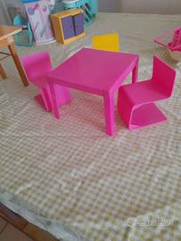 Tavolo e sedie Barbie rosa