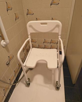 Sedia doccia per anziani e disabili