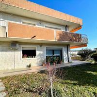 BIFAMILIARE CON DUE UNITA' - spazio e versatilità