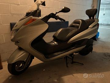 Yamaha Majesty YP 250 scooter