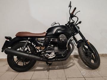 Moto Guzzi V7 III Stone