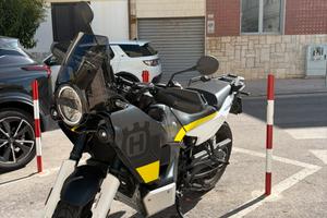 Husqvarna Norden 901 2023 – 13.000 km – Perfetta