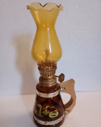 Antico Lume a Petrolio alto 20 cm
