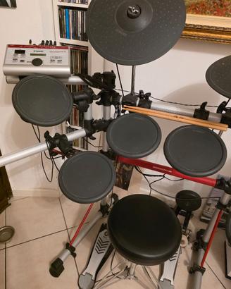 Batteria elettronica YAMAHA DTX press IV