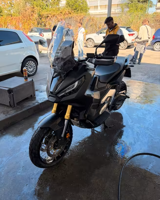 XADV 750