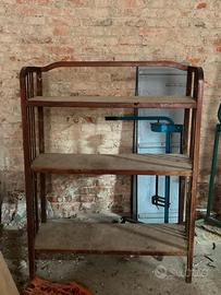 Mobile a scaffali in legno