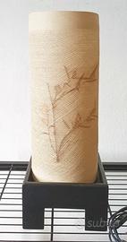 Lampada decorativa con base in legno