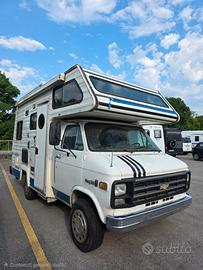 GMC Chevy Van Camper 4 posti