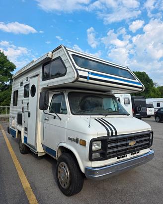 GMC Chevy Van Camper 4 posti