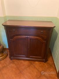 Mobile basso in legno
