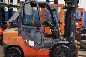 Carrello elevatore diesel 3000kg marca Toyota