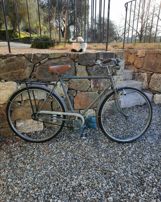 Bici vintage d'epoca con freni a bacchetta