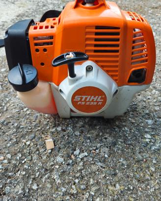Decespugliatore STIHL FS 235 Potente - come nuovo