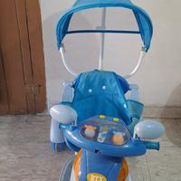 Sdraietta, triciclo con pedali e gioco.