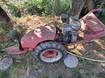 Falciatrice Bucker con motore Cotiemme