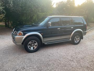 Mitsubischi Pajero Sport GLS
