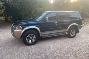 Mitsubischi Pajero Sport GLS
