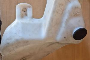 Vaschetta acqua tergicristalli y 10