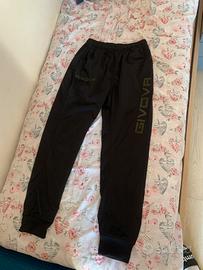 tuta pantaloni sportivi