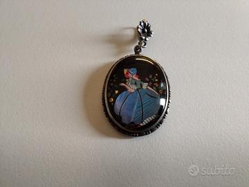 ciondolo d'epoca in argento con ala di farfalla