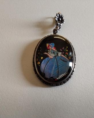 ciondolo d'epoca in argento con ala di farfalla