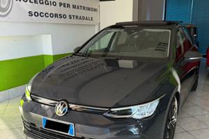 Volkswagen Golf 8 1.5 etsi 150 cv