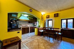 CASA SEMINDIPENDENTE A RIVOLI