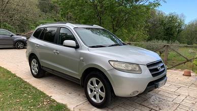 Hyundai Santa Fe, 7 posti, 4WD, trattabile
