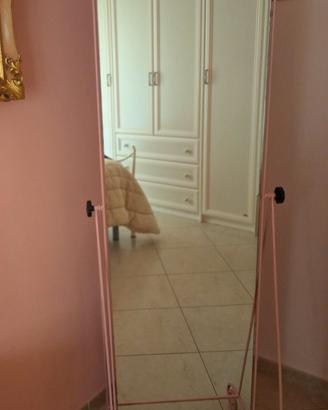 Specchio da arredo.