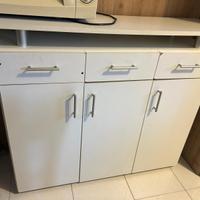 Mobile bianco, panna usato