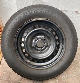 Gomme da neve Dunlop 215/65 R16 + Copricerchi