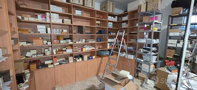 mobile scaffalatura 