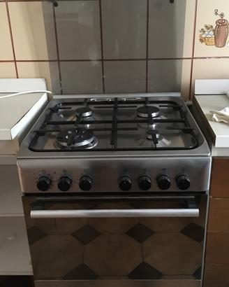Hotpoint Ariston cucina 4 fuochi + forno elettrico