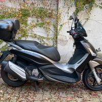 Piaggio Beverly 350 Sport