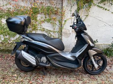 Piaggio Beverly 350 Sport