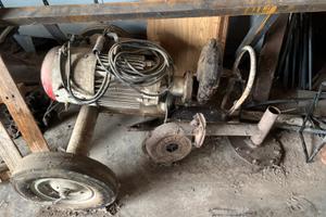 Saldatrice per trattore agricolo