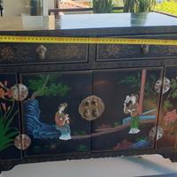Mobiletto cinese in legno laccato – pezzo unico