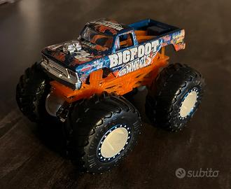 MONSTER TRUCK BIG FOOT HOT WHEELS PICK UP