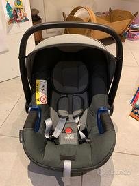 Ovetto auto Bitrax Romer Baby Safe I-Size con base