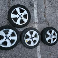 Cerchi in lega Fiesta con pneumatici usati
