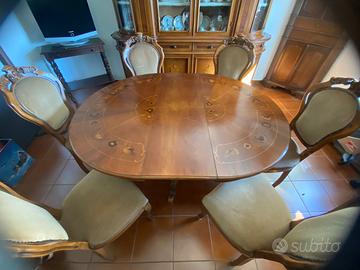 Tavolo con sedie