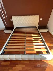 Letto matrimoniale con testata e rete