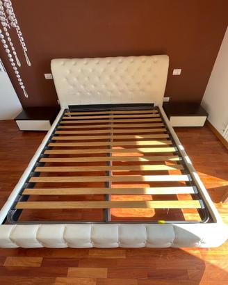 Letto matrimoniale con testata e rete