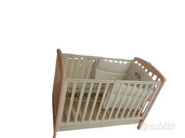 lettino in legno/ Kinderbettchen