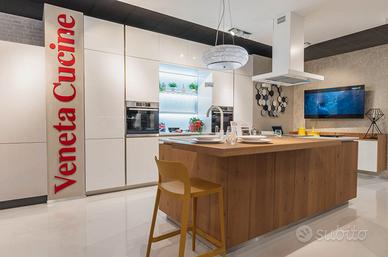 Cucina Modello Lounge , laccata e legno