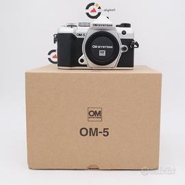OM System OM-5 Body Silver 7322 Scatti