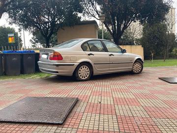 BMW 318i