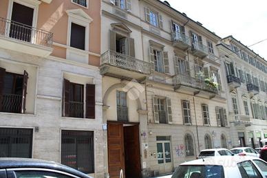 MONOLOCALE A TORINO
