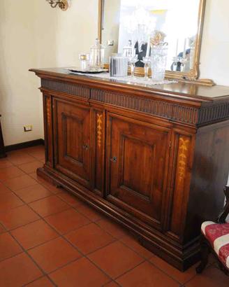 Credenza in stile settecentesco