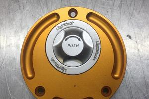 Yamaha R1 tappo serbatoio sgancio rapido lightech